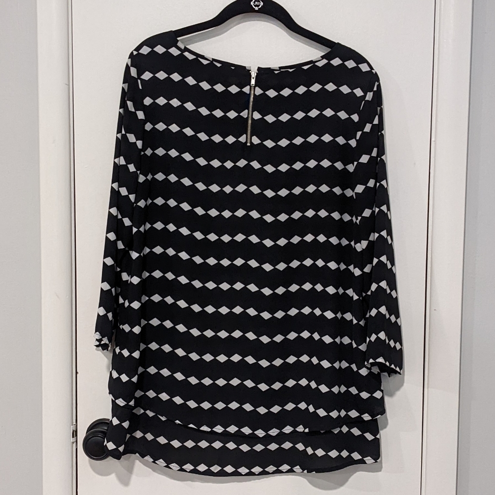 The Limited Patterned Top - Picture 4 of 7